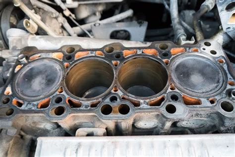 how can you tell if your engine block is cracked